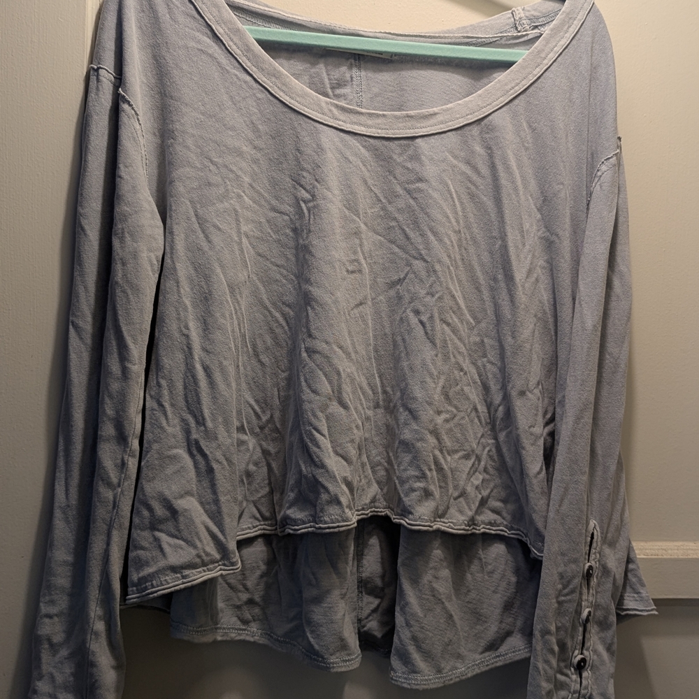 We The Free Light Gray Long Sleeve Top